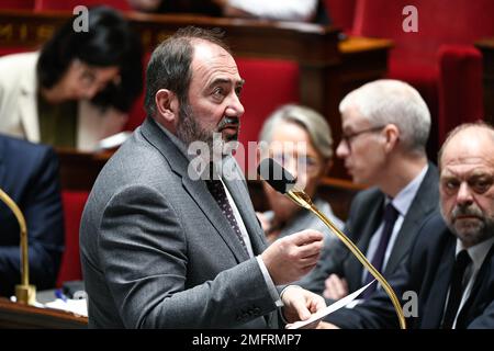 Paris, Frankreich. 24. Januar 2023. Francois Braun, Minister für Gesundheit und Prävention während einer Fragestunde an die Regierung auf der Nationalversammlung in Paris, Frankreich am 24. Januar 2023. Foto von Victor Joly/ABACAPRESS.COM Kredit: Victor Joly/Alamy Live News Stockfoto