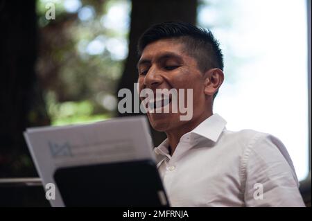 Der kolumbianische Radfahrer Nairo Quintana veranstaltet am 25. Januar 2022 eine Pressekonferenz in Bogota, Kolumbien. Foto von: Chepa Beltran/Long Visual Press Stockfoto