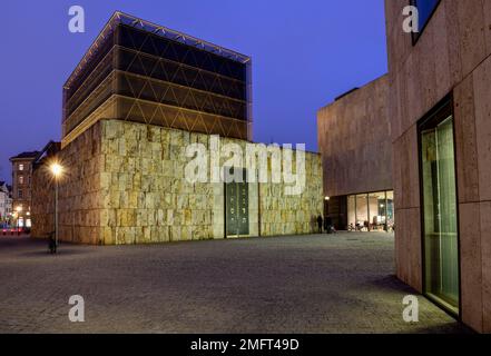 Ohel Jakob Synagoge, Jüdisches Zentrum München, Blue Hour, Sankt-Jakobs-Platz, München, Bayern, Deutschland Stockfoto