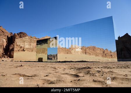 Maraya, verspiegelte Veranstaltungshalle mitten in der Wüste, Alula, Medina Province, Saudi-Arabien, Arabische Halbinsel Stockfoto