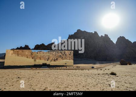 Maraya, verspiegelte Veranstaltungshalle mitten in der Wüste, Alula, Medina Province, Saudi-Arabien, Arabische Halbinsel Stockfoto