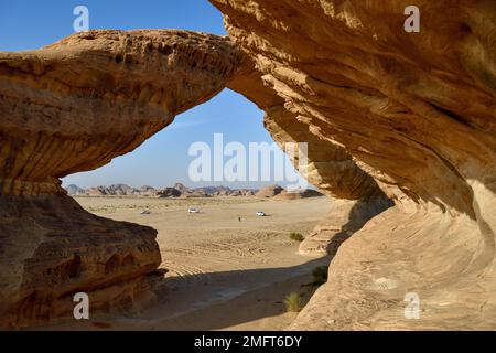 The Arch, auch bekannt als Rainbow Rock, in der Nähe von Alula, Medina Province, Saudi-Arabien, Arabische Halbinsel Stockfoto