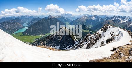 Blick von Thaneller auf Plansee und östliche Lechtalalpen, Tirol, Österreich Stockfoto