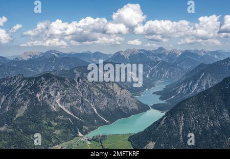 Blick von Thaneller auf Plansee und östliche Lechtalalpen, Tirol, Österreich Stockfoto