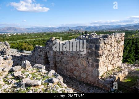 Ruinen der mykenischen Stätte Tiryns, Ausgrabungsstätte, Peloponnes, Griechenland Stockfoto