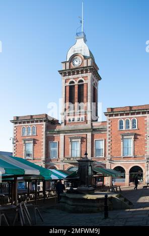 Bild der denkmalgeschützten viktorianischen Markthalle in der Marktstadt Chesterfield, Derbyshire, am Rande des Peak District National Park, Großbritannien Stockfoto