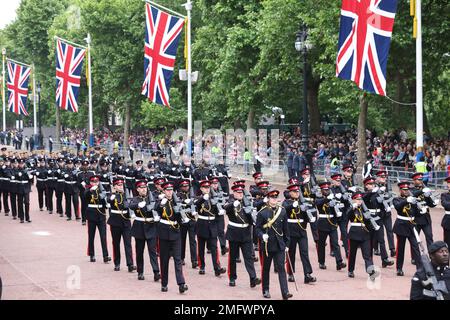 Platinum Jubliee Pageant feiert 70 Jahre im Dienst der Queen beim britischen Militär und bei Künstlern aus der Herrschaft Ihrer Majestät entlang der Mall Stockfoto