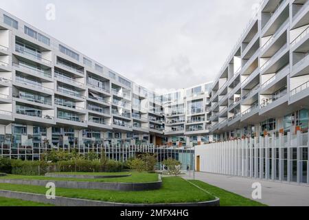 Außenansicht des 8 Tallet, 8 House, Apartmentgebäude, entworfen von Big Architect. Stockfoto