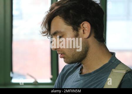 Yoke Lore - Adrian Galvin filmt eine Sitzung in Brooklyn Stockfoto