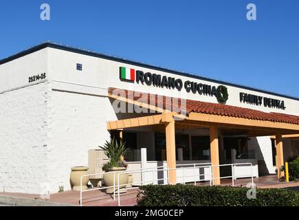 LAGUNA HILLS, KALIFORNIEN - 8. JANUAR 2023: Das Restaurant Romano Cucina serviert authentische italienische Küche in ungezwungener Atmosphäre. Stockfoto