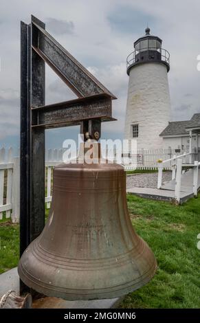 Pemaquid Point Lighthouse wurde 1827 von Präsident John Quincy Adams in Bristol Maine in Auftrag gegeben Stockfoto