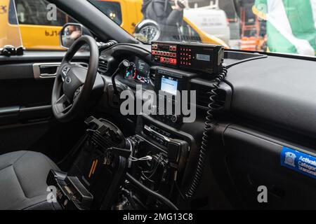 New York, USA. 25. Januar 2023. Der neue Prototyp des NYPD-Autos Ford Police Interceptor Hybrid ist in der Cipriani 42. Street in New York ausgestellt, wo der Police Commissioner 2023 State of NYPD-Rede beim jährlichen Frühstück der New York City Police Foundation am 25. Januar 2023 hielt. (Foto: Lev Radin/Sipa USA) Guthaben: SIPA USA/Alamy Live News Stockfoto