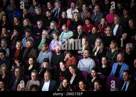 ROTTERDAM - Besucher sehen die Weltpremiere von Munch während der IFFR 2023. Die IFFR findet vom 25. Januar bis zum 5. Februar statt. ANP RAMON VAN FLYMEN niederlande raus - belgien raus Stockfoto