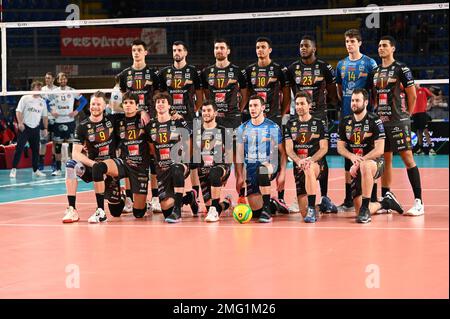 Civitanova Marche, Italien. 25. Januar 2023. Cucine Lube Civitanova Team während Cucine Lube Civitanova vs Knack Roeselare, CEV Champions League Volleyballspiel in Civitanova Marche, Italien, Januar 25 2023 Kredit: Independent Photo Agency/Alamy Live News Stockfoto