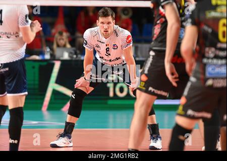 Civitanova Marche, Italien. 25. Januar 2023. Matthijs Verhanneman #8 (Knack Roeselare) während Cucine Lube Civitanova vs Knack Roeselare, CEV Champions League-Volleyballspiel in Civitanova Marche, Italien, Januar 25 2023 Kredit: Independent Photo Agency/Alamy Live News Stockfoto