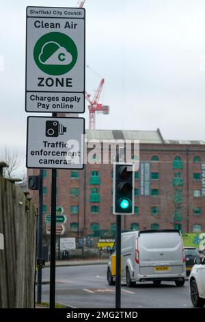 Die Clean Air Zone Sheffield tritt am 27. Februar 2023 in Kraft Stockfoto