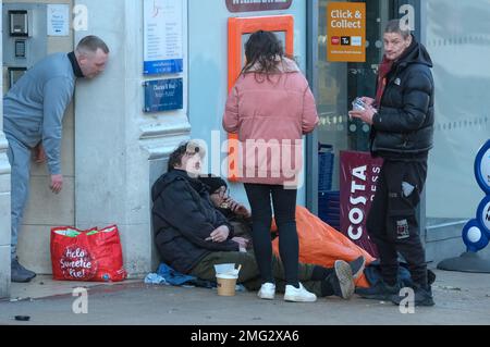 Konsumenten der Freizeitdroge Spice auf den Straßen von Sheffield Stockfoto