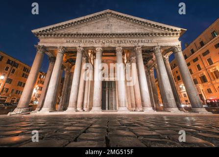 Das Pantheon in Rom, Italien. Ein antiker römischer Tempel aus dem 2. Jahrhundert. Stockfoto