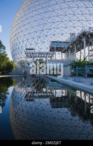 Die Biosphäre Museum im Morgengrauen am Jean-Drapeau Park auf Ile Sainte-Hélène, Montreal, Quebec, Kanada. Stockfoto