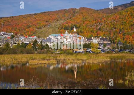 Mont-Tremblant Resort im Herbst, Laurentians, Quebec, Kanada. Stockfoto