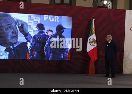 Mexiko-Stadt, Mexiko. 25. Januar 2023. Mexikos Präsident, Andres Manuel Lopez Obrador, spricht während seiner Briefing-Konferenz im Nationalpalast. Am 25. Januar 2023 in Mexico City, Mexiko. (Kreditbild: © Ismael Rosas/Eyepix via ZUMA Press Wire) NUR REDAKTIONELLE VERWENDUNG! Nicht für den kommerziellen GEBRAUCH! Kredit: ZUMA Press, Inc./Alamy Live News Stockfoto