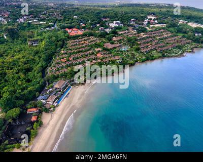 Blick auf Jimbaran Beach, Bali, Indonesien Stockfoto