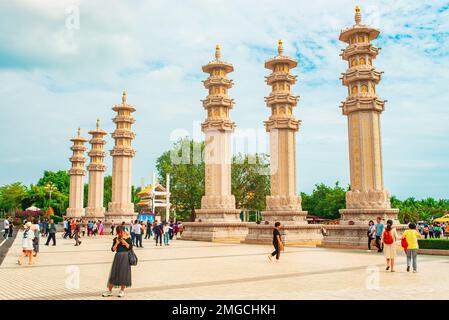 Sanya, Insel Hainan, China - 26. November 2018: Nanshan Buddhism Cultural Zone. Blick auf den buddhistischen Kulturpark Nanshan Stockfoto