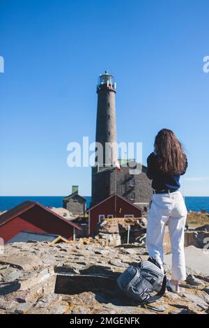 Leuchtturm Bengtskär, Blick auf die Insel Bengtskar in der Inselgruppe Archipel, Finnland, Kimitoön, Golf von Finnland an einem sonnigen Sommertag Stockfoto