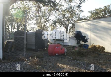 AIDS to Navigation Team - Dulac, Louisiana - 26-HK-343-15. Hurrikan Katrina Stockfoto