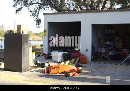 AIDS to Navigation Team - Dulac, Louisiana - 26-HK-343-8. Hurrikan Katrina Stockfoto