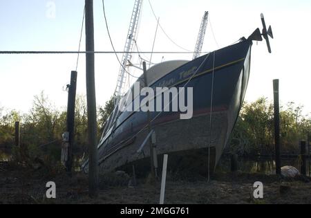 AIDS to Navigation Team - Dulac, Louisiana - 26-HK-343-41. Hurrikan Katrina Stockfoto