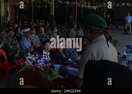 Generalleutnant Falur Rate Laek, der Chef des Generalstabs der timor-Leste Streitkräfte, spricht während der Eröffnungszeremonie Hari’i Hamutuk 22 auf der Militärbasis Metinaro, Dili, Timor-Leste, am 24. August 2022 vor einem multinationalen Publikum. Hari’i Hamutuk ist eine multinationale Übung, die sich auf die Ausbildung von Ingenieuren und den Austausch von Themen konzentriert. F-FDTL, multinational, Timor-Leste, USA Marines, Zeremonie, Stockfoto