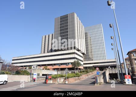 Paris (Frankreich): Bichat Claude Bernard Hospital (Universitätsklinik) im 18. Arrondissement (Bezirk) Stockfoto