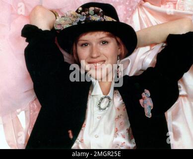 MOLLY RINGWALD in PRETTY IN PINK (1986), Regie Howard DEUTCH. Kredit: PARAMOUNT PICTURES / Album Stockfoto