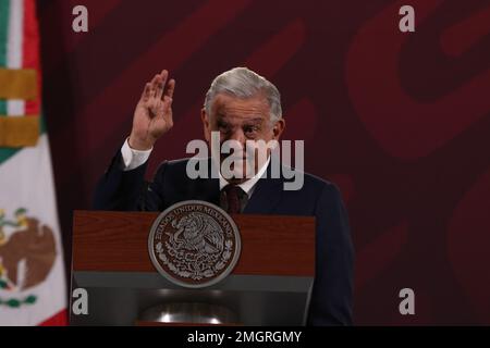 Mexiko-Stadt, Mexiko. 25. Januar 2023. 25. Januar 2023, Mexiko-Stadt, Mexiko: Mexikos Präsident Andres Manuel Lopez Obrador spricht während seiner Briefing-Konferenz im Nationalpalast. Am 25. Januar 2023 in Mexico City, Mexiko. (Foto: Ismael Rosas/Eyepix Group/Sipa USA) Guthaben: SIPA USA/Alamy Live News Stockfoto