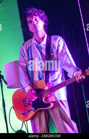 Mailand Italien. 25. Januar 2023 Die amerikanische Band WALLOWS tritt live auf der Bühne des Magazzini Generali während der „Tell me that IT's over Tour“ auf. Stockfoto