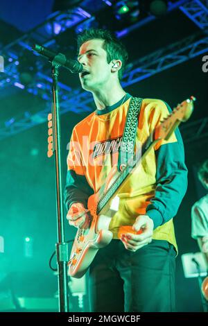 Mailand Italien. 25. Januar 2023 Die amerikanische Band WALLOWS tritt live auf der Bühne des Magazzini Generali während der „Tell me that IT's over Tour“ auf. Stockfoto