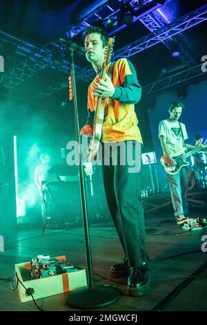 Mailand Italien. 25. Januar 2023 Die amerikanische Band WALLOWS tritt live auf der Bühne des Magazzini Generali während der „Tell me that IT's over Tour“ auf. Stockfoto