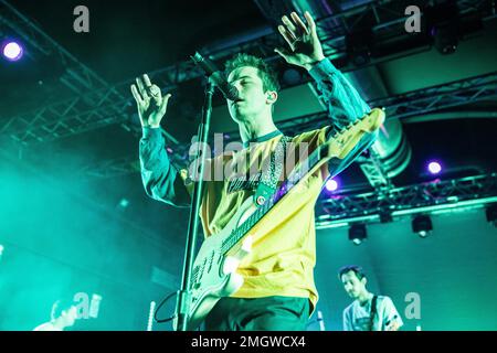 Mailand Italien. 25. Januar 2023 Die amerikanische Band WALLOWS tritt live auf der Bühne des Magazzini Generali während der „Tell me that IT's over Tour“ auf. Stockfoto
