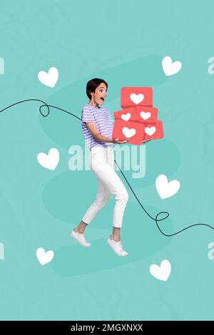 Collage 3D Bild eines Pinup Pop Retro Sketch einer aufgeregten jungen Frau Go Hold Carry Heart Icon Benachrichtigung über erfolgreiche Blogger in sozialen Medien Stockfoto