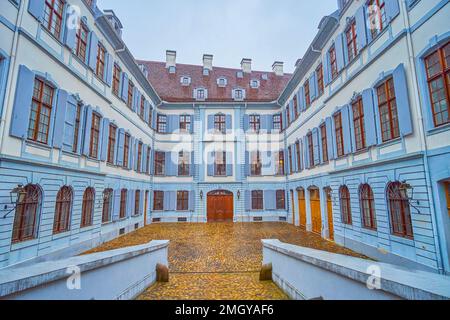 Der kleine Innenhof des historischen Regierungsgebäudes in Basel, Schweiz Stockfoto