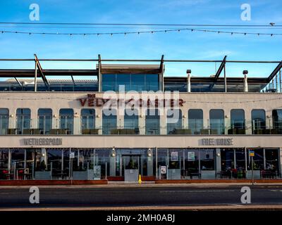 Blackpool Lancashire UK Jan 2023 Pub am Meer Blackpool Lancashire The Velvet Coaster Wetherspoons Stockfoto