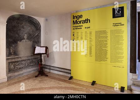 Venedig, Italien. 26. Januar 2023. Das Palazzo Grimani Museum präsentiert die Ausstellung Inge Morath. Fotografie ab Venedig, kuratiert von Kurt Kaindle und Brigitte Blüml, zusammen mit Valeria finocchi, gefördert von der Direktion der Regionalmuseen Veneto und Suazes, in Zusammenarbeit mit Fotohof, Salzburg und mit der Schirmherrschaft und Unterstützung des Österreichischen Kulturforums Milanoprogettata. Kredit: Unabhängige Fotoagentur/Alamy Live News Stockfoto