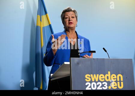 Stockholm, Schweden. 26. Januar 2023. Ylva Johansson, EU-Kommissarin für Inneres, anlässlich einer Pressekonferenz anlässlich des ersten informellen Ministertreffens am 26. Januar 2023 in Stockholm, Schweden, während des schwedischen EU-Ratsvorsitzes. Auf der Tagesordnung stehen die Migrationspolitik der EU, die Bekämpfung der organisierten Kriminalität und Russlands Aggression gegen die Ukraine.Foto: Henrik Montgomery / TT / Code 10060 Kredit: TT News Agency/Alamy Live News Stockfoto