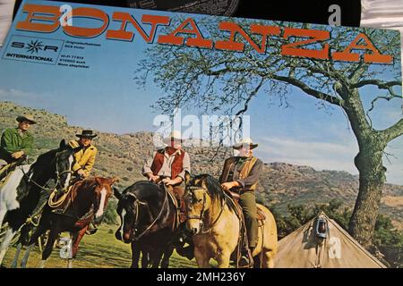 Viersen, Deutschland - Januar 1. 2023: Isolierte Schallplattenhülle der Bonanza Western tv-Serie Musik Stockfoto