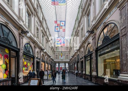 Die Royal Saint Hubert Galleries, Galeries Royales Saint Hubert, ist ein Ensemble aus drei Einkaufspassagen im Zentrum von Brüssel. Belgien. Stockfoto