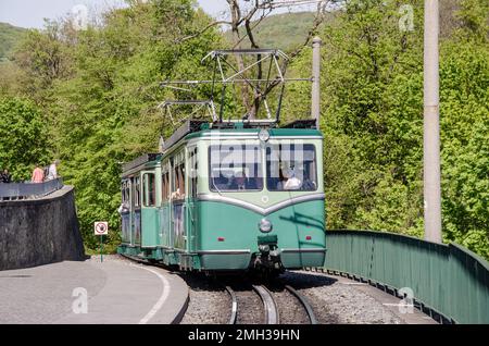 Königswinter Juni 2016: Die Drachenfels-Zahnradbahn Stockfoto