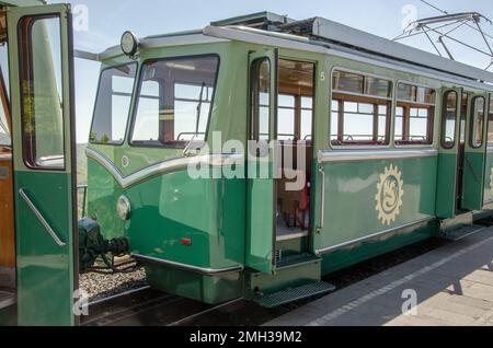 Königswinter Juni 2016: Die Drachenfels-Zahnradbahn Stockfoto