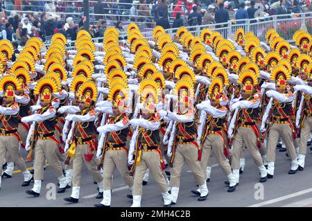 New Delhi, Delhi, Indien. 26. Januar 2023. Para Military Forces marschieren während der Republic Day Parade in Neu-Delhi am 26. Januar durch den zeremoniellen Kartavya-Pfad (Kreditbild: © Ravi Batra/ZUMA Press Wire) NUR REDAKTIONELLE VERWENDUNG! Nicht für den kommerziellen GEBRAUCH! Stockfoto