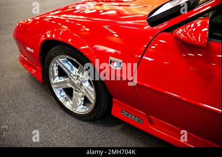 Ein Chevrolet Camaro Z28 während der MCM Car Show in Bogota, Kolumbien, der größten Autoshow in lateinamerika, am 20. Januar 2022. Stockfoto